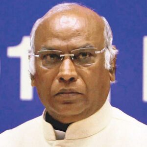 “ਨੌਂ ਸੌ ਚੂਹੇ ਖਾ ਕੇ ਬਿੱਲੀ ਹੱਜ ਨੂੰ ਚੱਲੀ”– ਮਲਿਕਾਰਜੁਨ ਖੜਗੇ